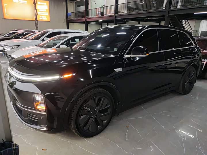 Фото 1 - LiXiang L7