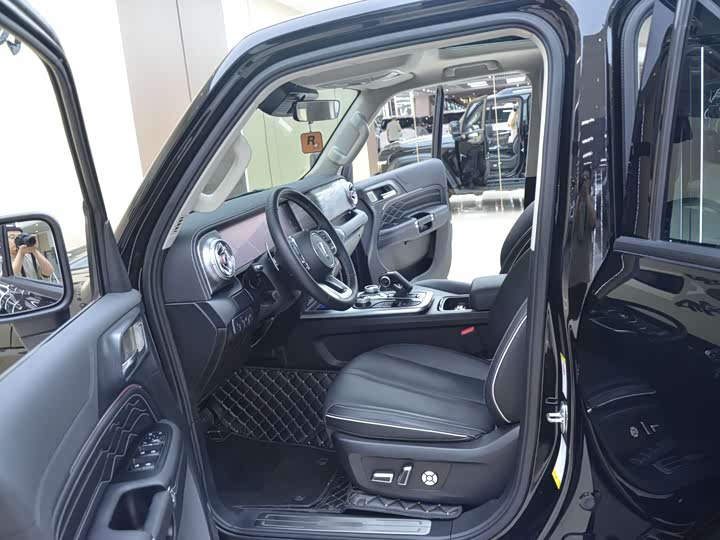 Фото 4 - Tank 300