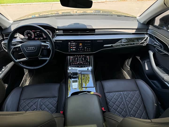 Фото 15 - Audi A8