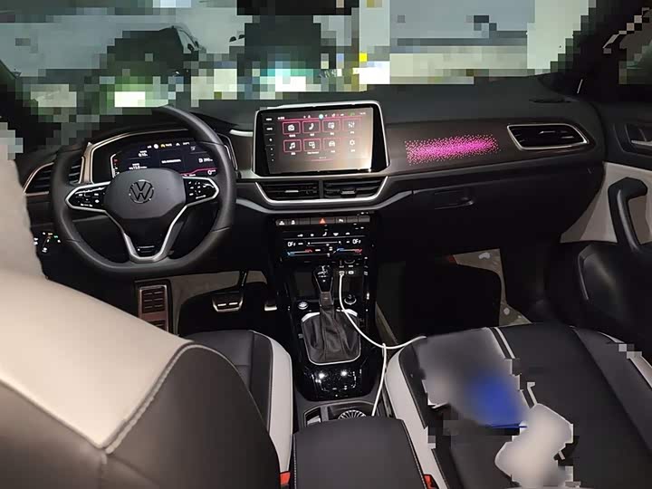 Фото 13 - Volkswagen T-Roc