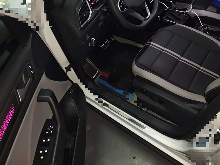 Фото 14 - Volkswagen T-Roc