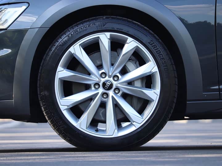 Фото 10 - Audi A6