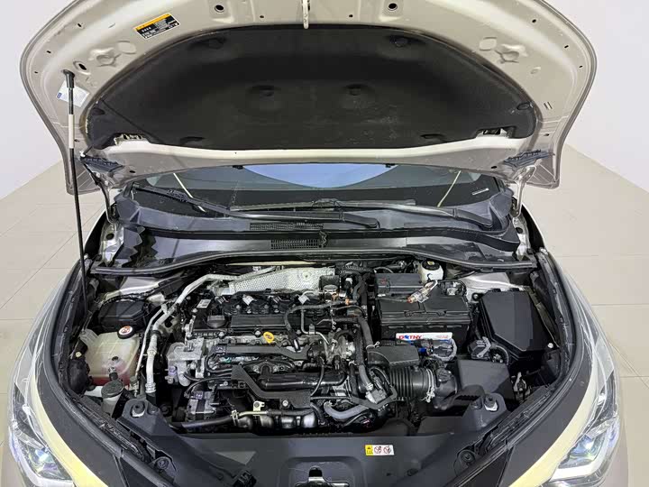 Фото 18 - Toyota C-HR