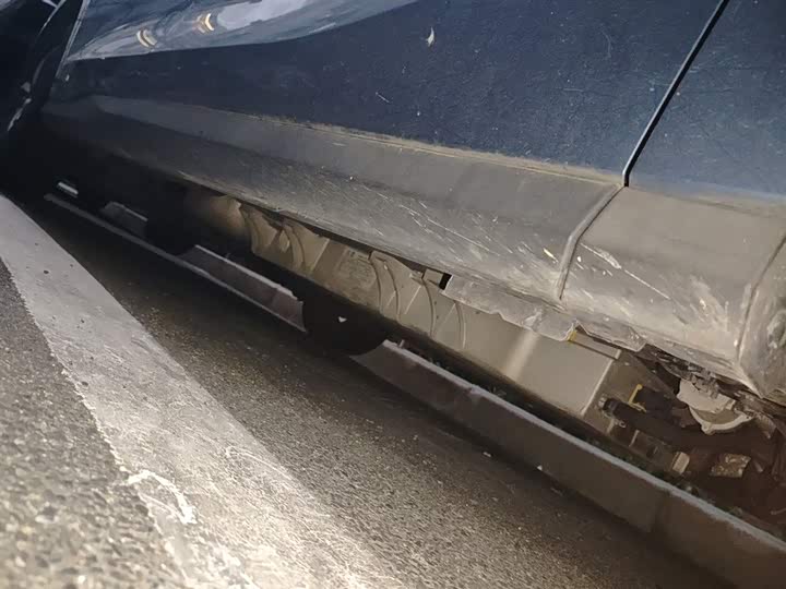 Фото 16 - Maxus Euniq 5