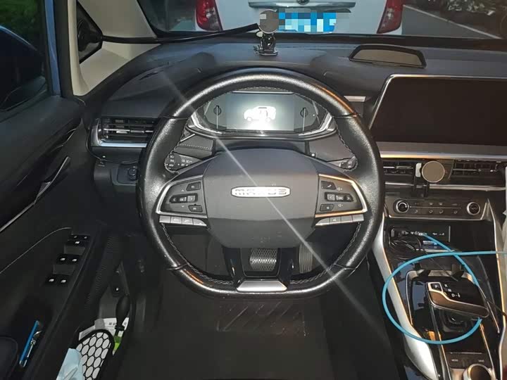 Фото 3 - Maxus Euniq 5