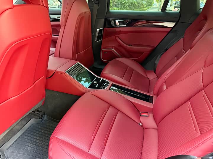 Фото 3 - Porsche Panamera