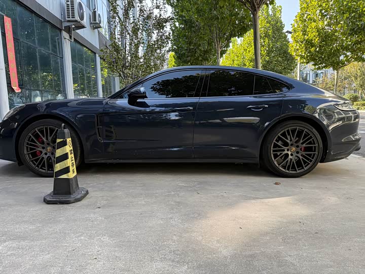 Фото 4 - Porsche Panamera