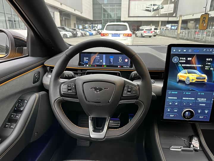 Фото 20 - Ford Mustang Mach-E