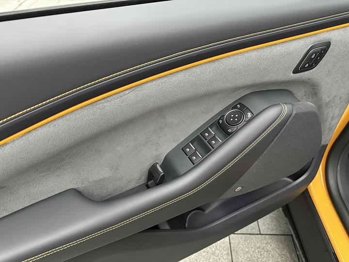 Фото 4 - Ford Mustang Mach-E