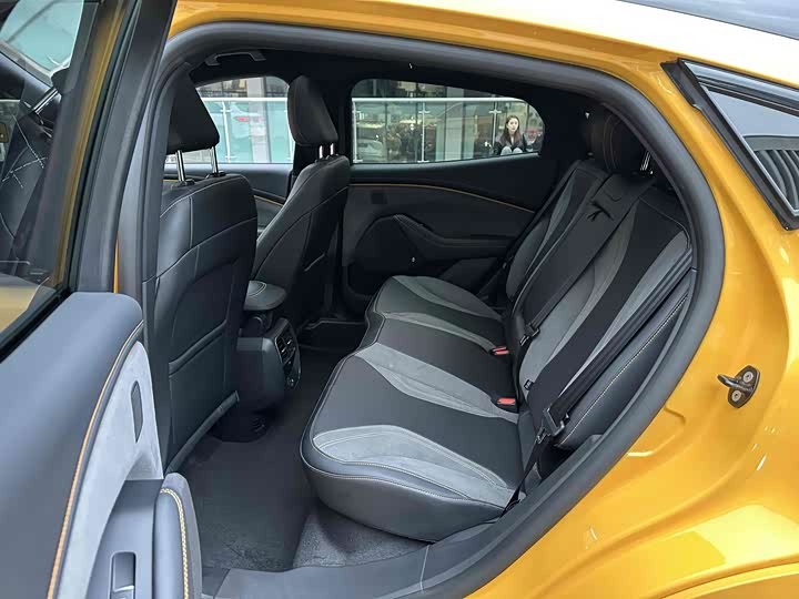 Фото 5 - Ford Mustang Mach-E