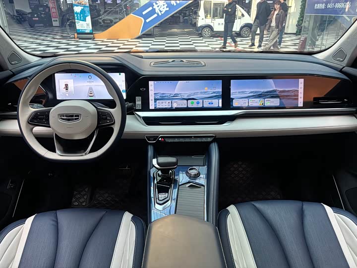 Фото 10 - Geely Monjaro