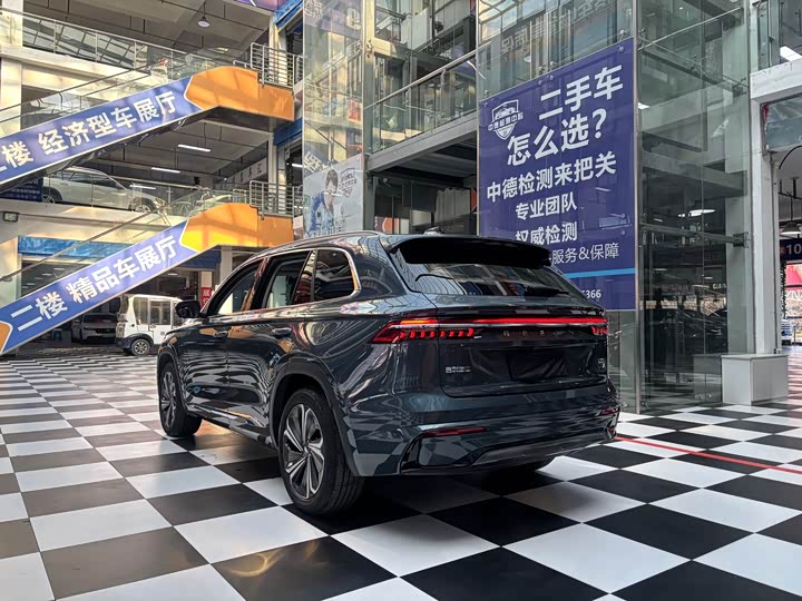 Фото 16 - Geely Monjaro