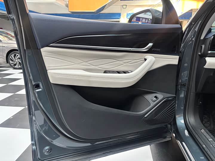 Фото 5 - Geely Monjaro