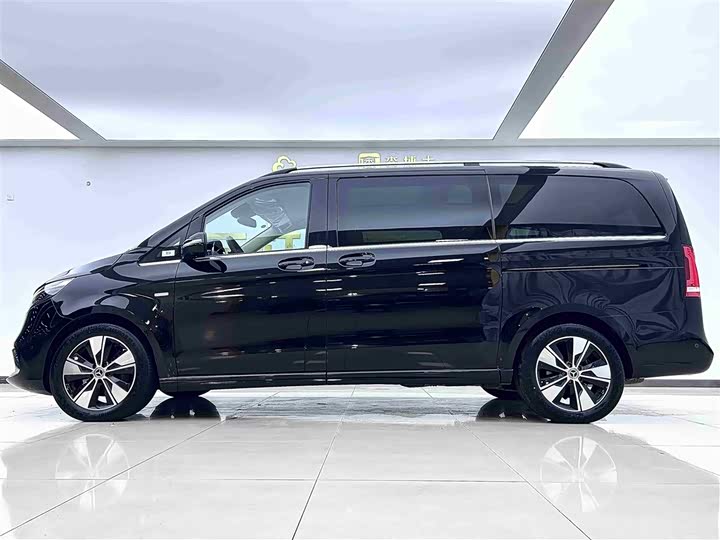 Фото 11 - Mercedes-Benz V-Class