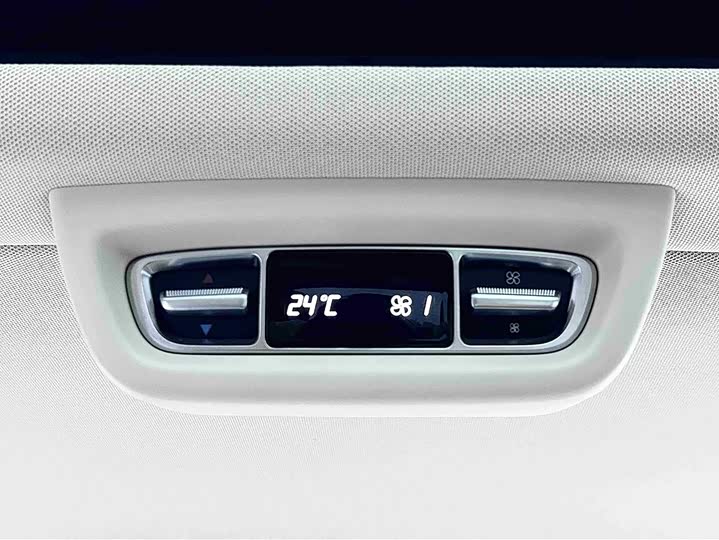 Фото 19 - Mercedes-Benz V-Class