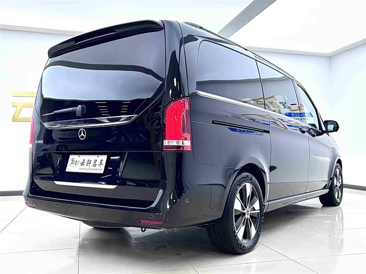 Фото 6 - Mercedes-Benz V-Class