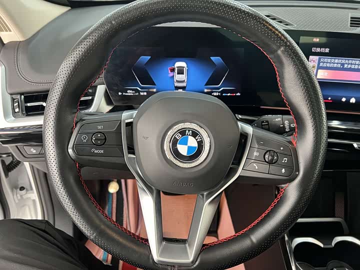 Фото 11 - BMW X1