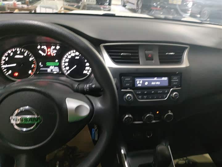 Фото 10 - Nissan Sylphy