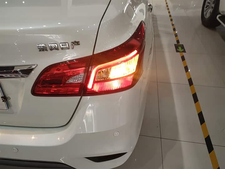 Фото 8 - Nissan Sylphy