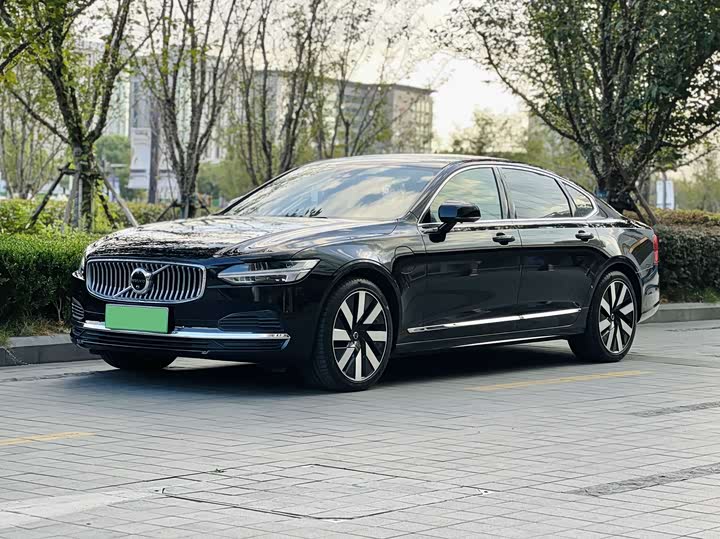 Фото 1 - Volvo S90 Hybrid