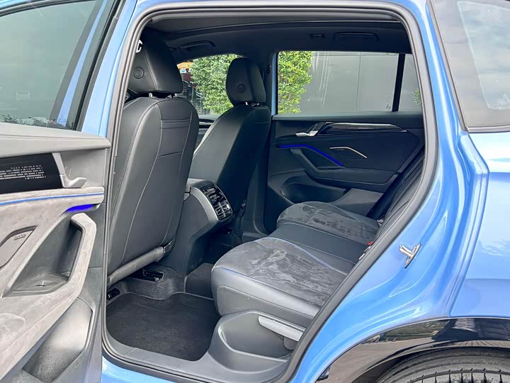 Фото 10 - Volkswagen Tiguan L Pro