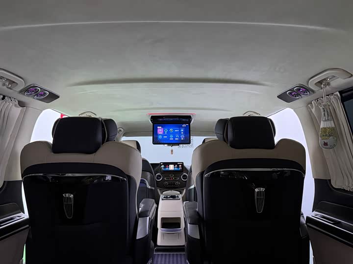 Фото 40 - Mercedes-Benz Vito