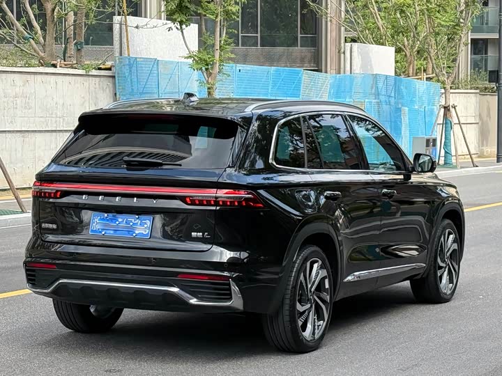 Фото 3 - Geely Monjaro