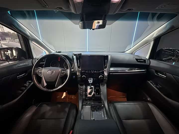 Фото 9 - Toyota Vellfire