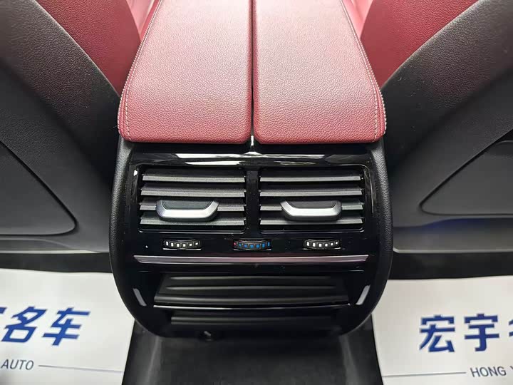 Фото 16 - BMW 5 Series