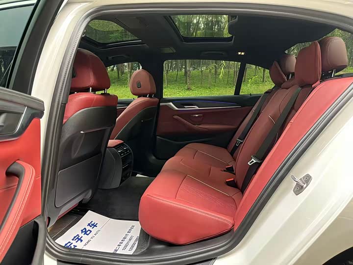 Фото 17 - BMW 5 Series