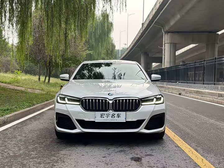 Фото 2 - BMW 5 Series