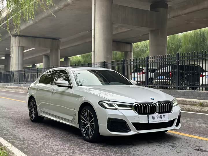 Фото 3 - BMW 5 Series