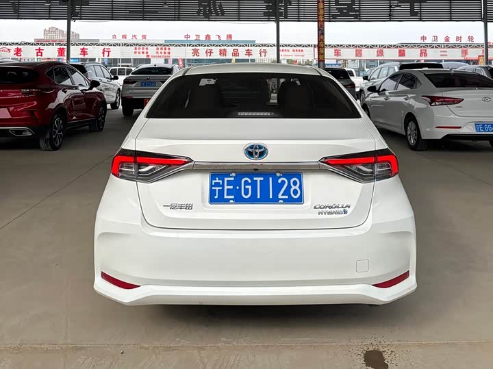 Фото 4 - Toyota Corolla