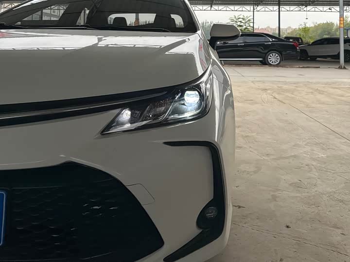 Фото 5 - Toyota Corolla