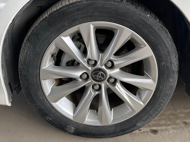 Фото 7 - Toyota Corolla