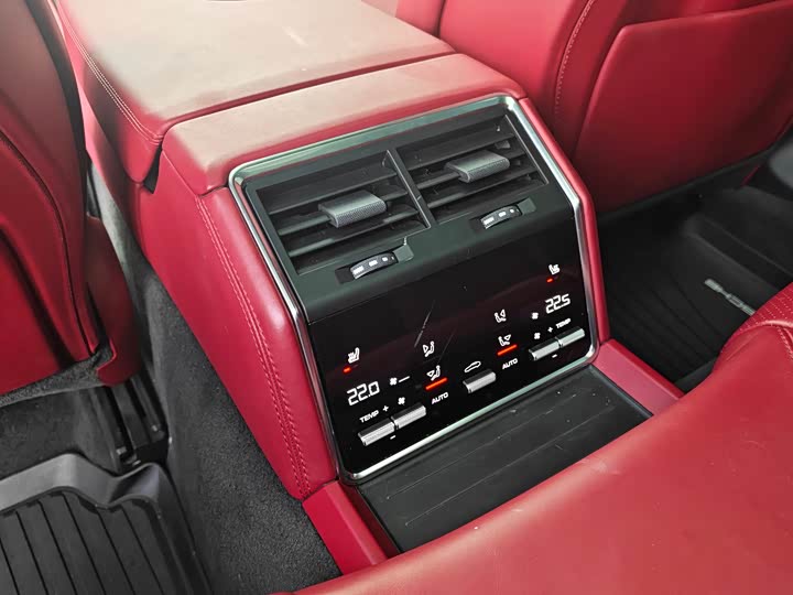 Фото 8 - Porsche Panamera