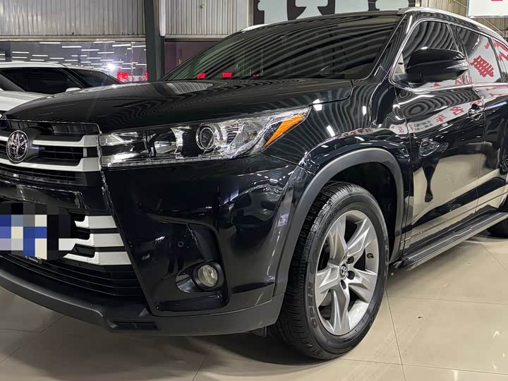 Фото 1 - Toyota Highlander