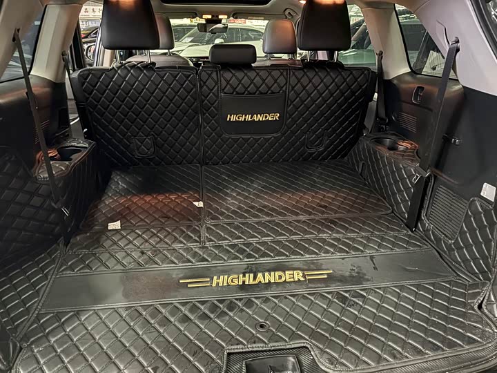 Фото 12 - Toyota Highlander