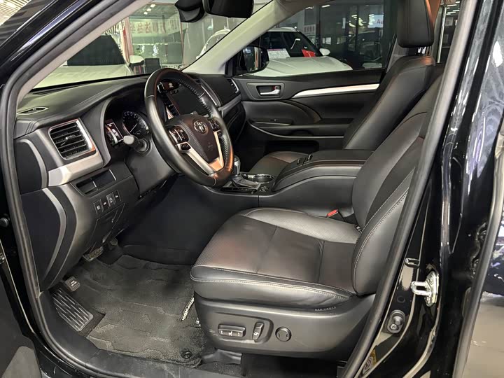 Фото 6 - Toyota Highlander