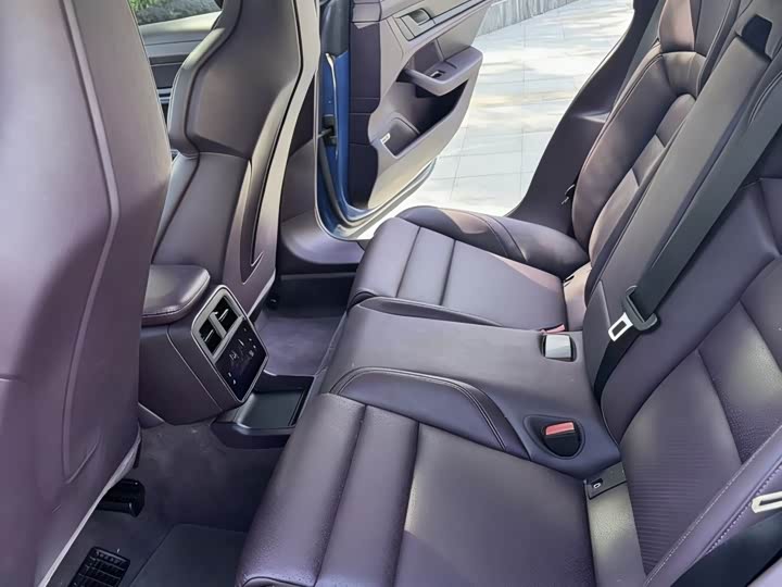 Фото 4 - Porsche Taycan