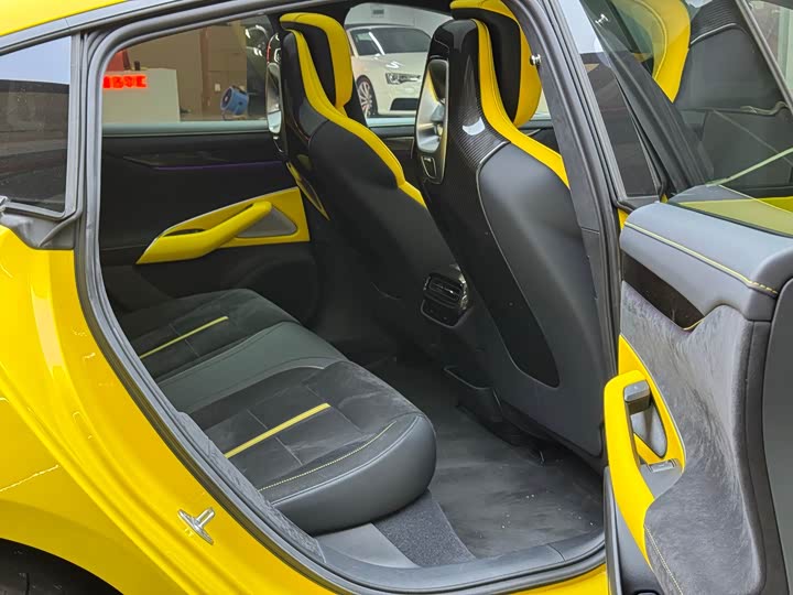 Фото 12 - Xiaomi SU7 Ultra