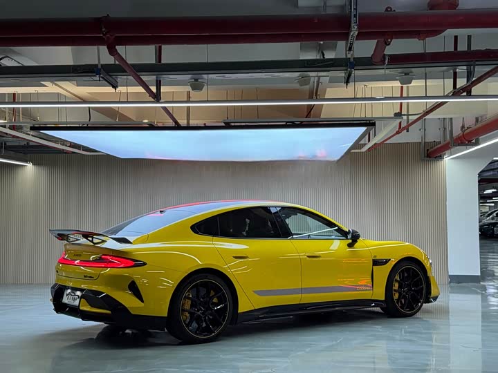 Фото 16 - Xiaomi SU7 Ultra