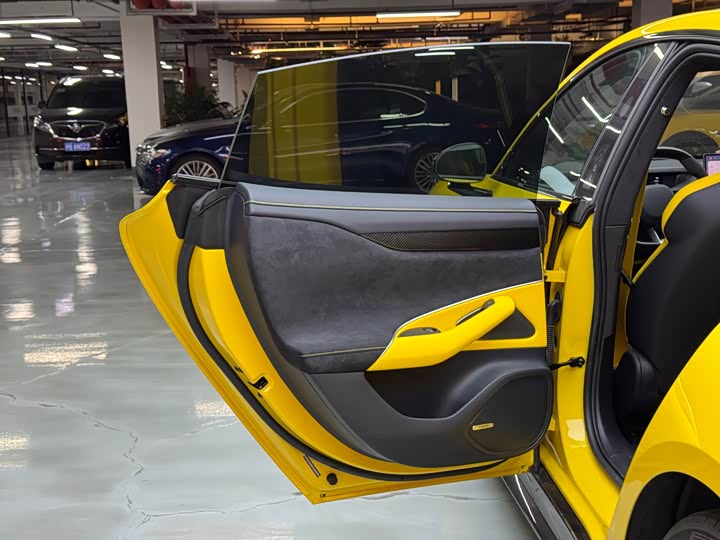 Фото 6 - Xiaomi SU7 Ultra