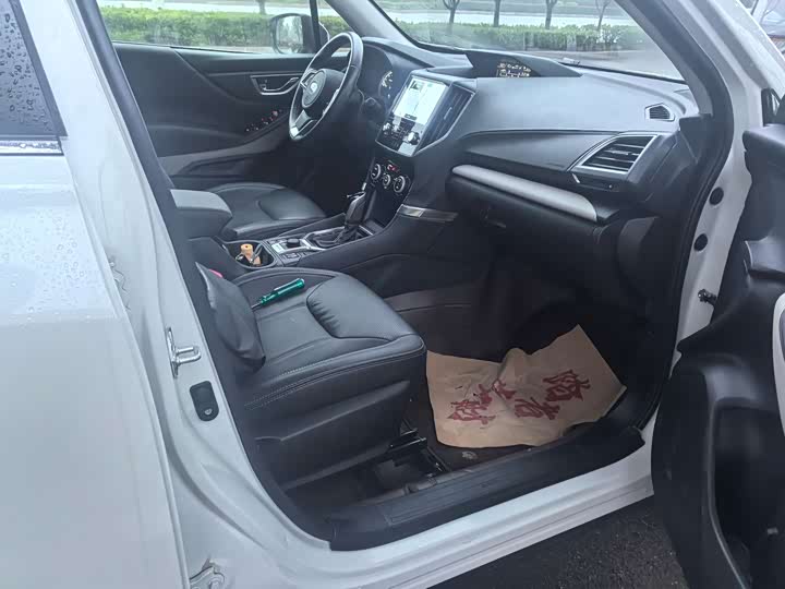 Фото 4 - Subaru Forester