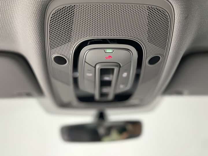 Фото 18 - Audi A4L