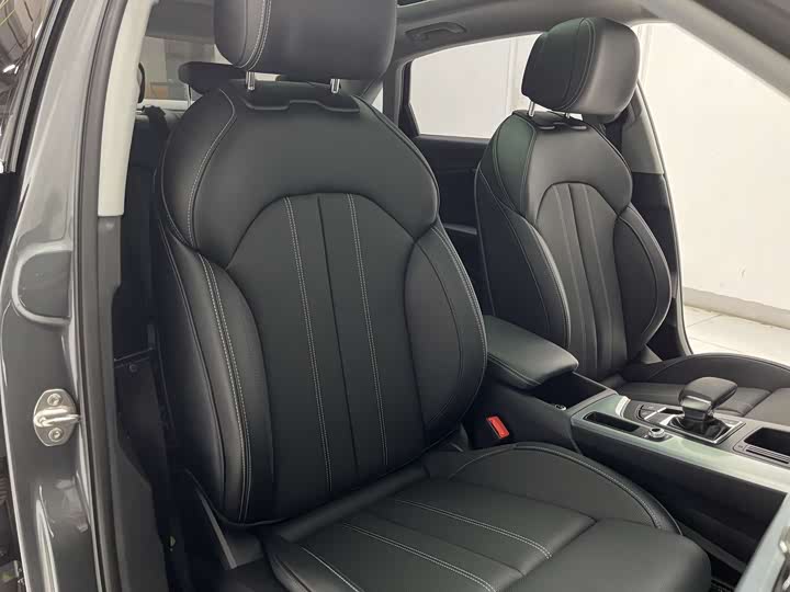 Фото 23 - Audi A4L