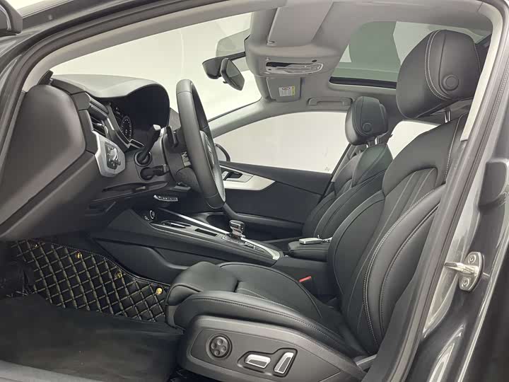 Фото 33 - Audi A4L