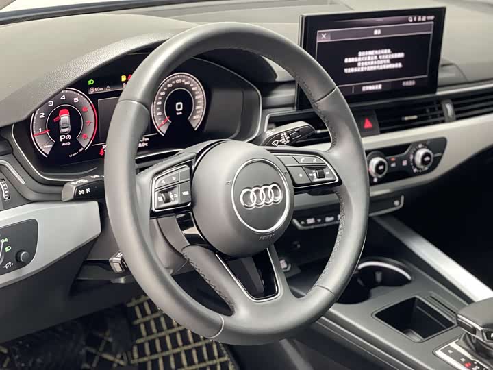 Фото 9 - Audi A4L