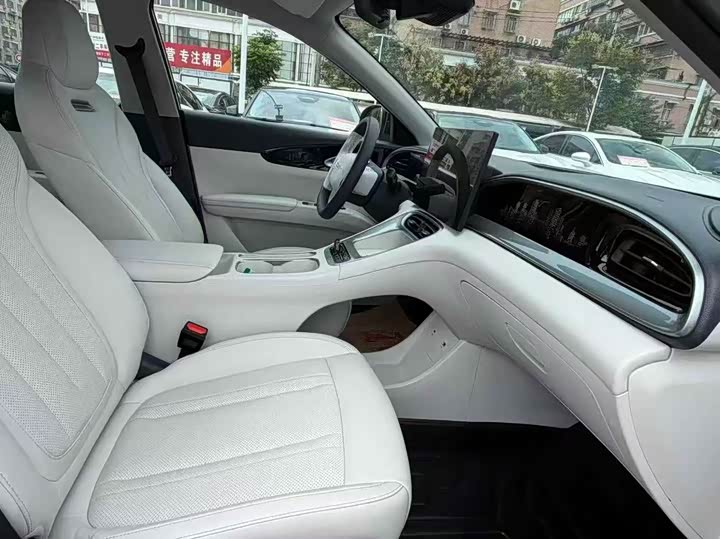 Фото 6 - Geely Galaxy Geome