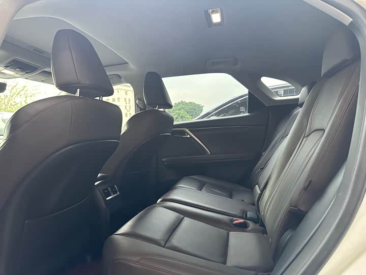 Фото 6 - Lexus RX